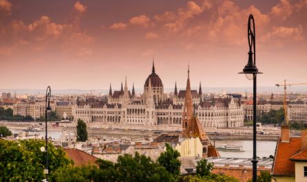 Круиз по река Дунав „Принцесите на Австро - Унгария“ с полет от Варна | 10 юни 2026