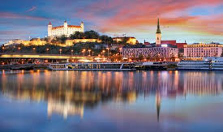 Братислава и Виена със самолет от Варна