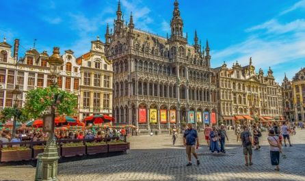 Брюксел - с вкус на шоколад, със самолет и обслужване на български език