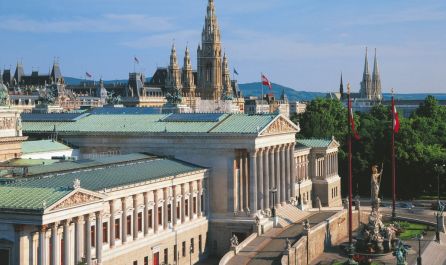 Виена - изкуство и култура, със самолет и обслужване на български език - отпътуване от Бургас!