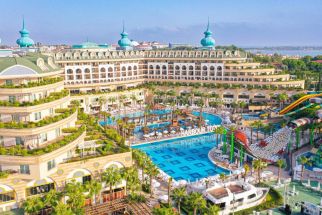 CRYSTAL SUNSET LUXURY RESORT & SPA