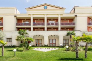 Akiris Resort Premium