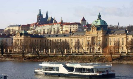 ЗЛАТНА ПРАГА - от СОФИЯ - 4 нощувки- Wizz air