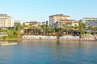 EOS BEACH RESORT (EX.CRYSTAL LAND OF PARADISE)