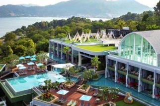 Crest Resort & Pool Villas