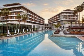 ACANTHUS & CENNET BARUT COLLECTION