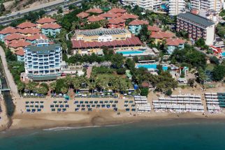 ARMAS GREEN FUGLA BEACH
