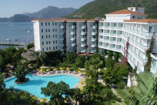 TROPICAL BEACH HOTEL